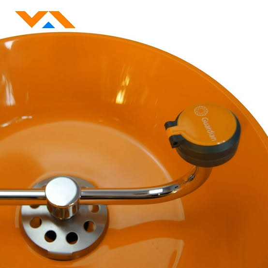 Emergency Eyewash Station (Wall-Mounted Dual-Head)